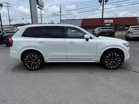 New 2025 Volvo XC90 B6 Plus w/ Protection Package Premier image 2