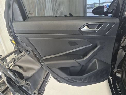 Used 2021 Volkswagen Jetta SE FWD image 12