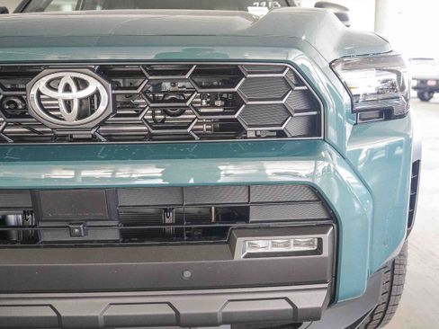 New 2026 Toyota 4Runner TRD Off-Road Premium AWD/4WD image 12