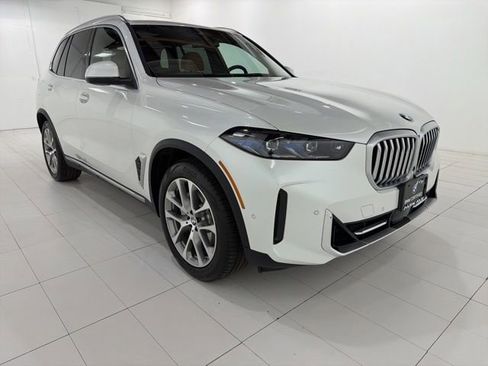 Certified 2024 BMW X5 xDrive40i w/ Premium Package AWD/4WD image 7