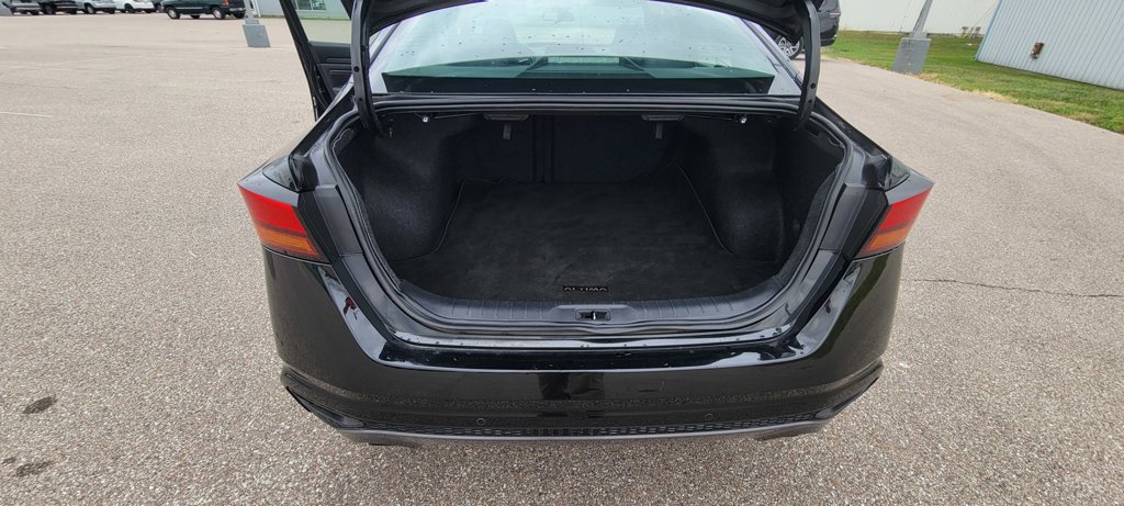 Used 2022 Nissan Altima 2.5 SR FWD image 9