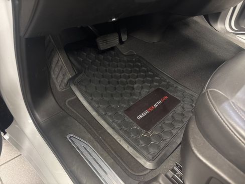 Used 2024 GMC Sierra 1500 SLT image 13