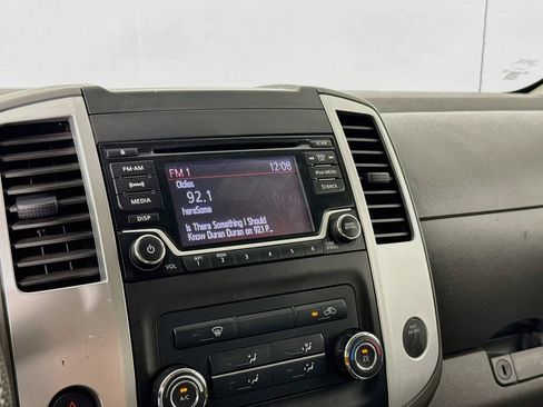 Used 2018 Nissan Frontier SV AWD/4WD image 16