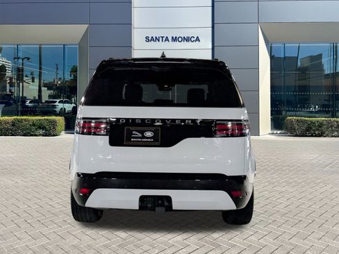 New 2025 Land Rover Discovery Dynamic SE image 8