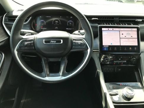Used 2023 Jeep Grand Cherokee Limited AWD/4WD image 7