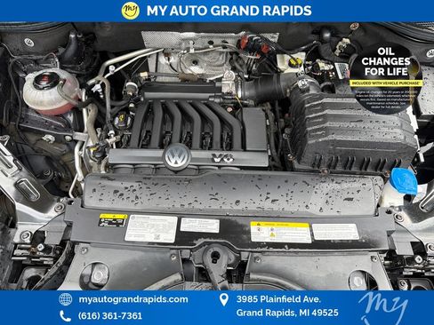 Used 2022 Volkswagen Atlas Cross Sport SEL Premium R-Line AWD/4WD image 27