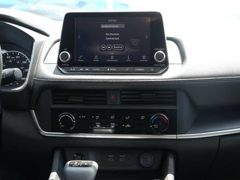 Used 2024 Nissan Rogue S FWD image 22