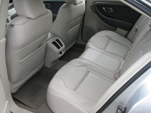 Used 2011 Ford Taurus SEL w/ 201A Rapid Spec Order Code image 22