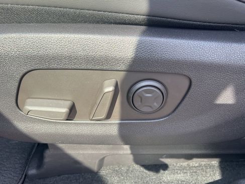 Used 2025 Kia Carnival SX image 10