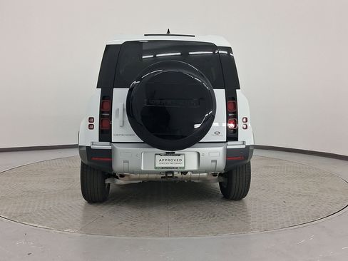 Used 2025 Land Rover Defender 110 S image 10