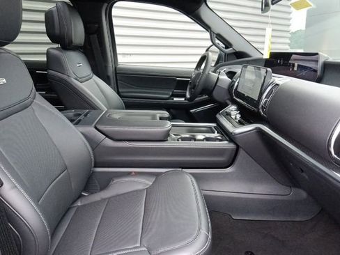 New 2026 Ford Expedition Platinum w/ Stealth Performance Package AWD/4WD image 40