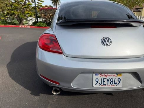 Used 2012 Volkswagen Beetle 2.0T FWD image 17