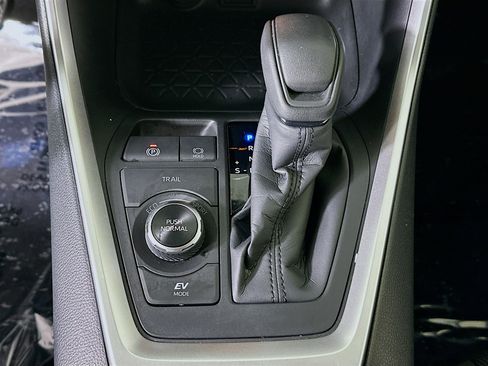 Certified 2025 Toyota RAV4 LE AWD/4WD image 20