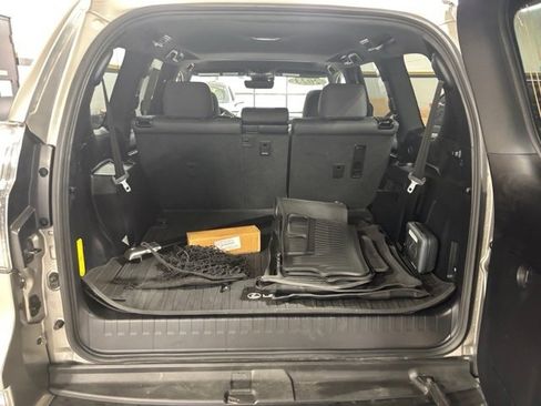 Used 2023 Lexus GX 460 Premium image 28