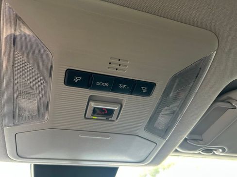 Used 2025 Toyota RAV4 XLE FWD image 48