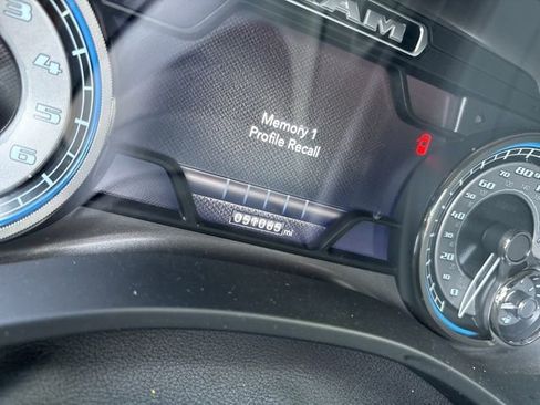 Used 2021 RAM 1500 Limited w/ Body Color Bumper Group image 9