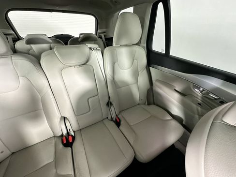 Used 2018 Volvo XC90 T6 Momentum w/ Convenience Package AWD/4WD image 14