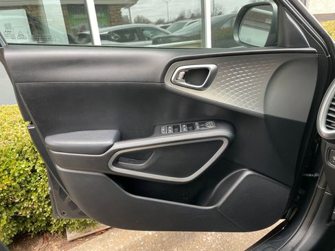 Used 2025 Kia Soul LX w/ LX Technology Package image 20