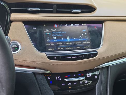 Used 2017 Cadillac XT5 Platinum image 16