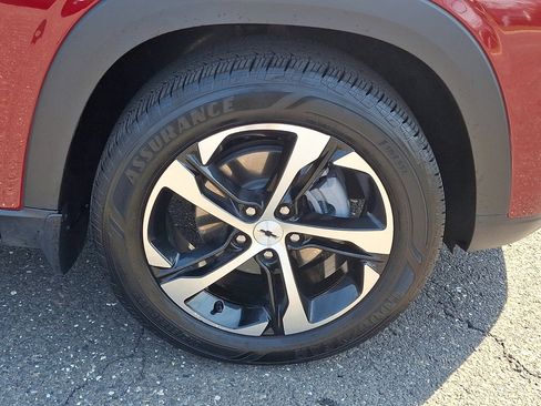 Used 2025 Chevrolet Trax RS image 9