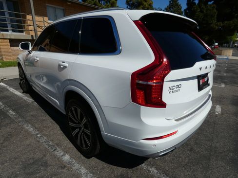 Used 2020 Volvo XC90 T6 Momentum image 12