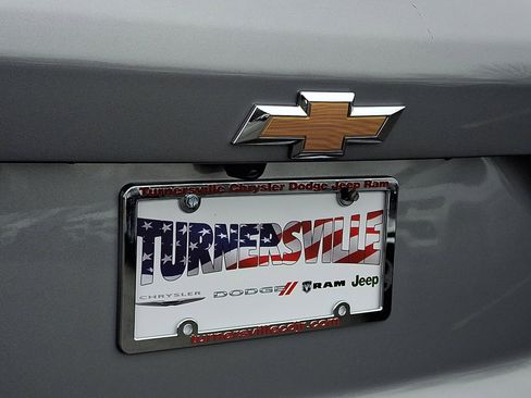 Used 2025 Chevrolet Equinox LT w/ Convenience Package II image 17