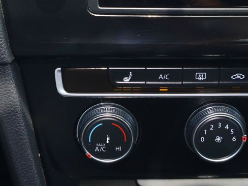 Used 2015 Volkswagen GTI S FWD image 22