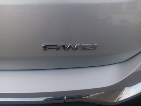 Certified 2022 GMC Terrain SLT w/ Infotainment Package II image 5