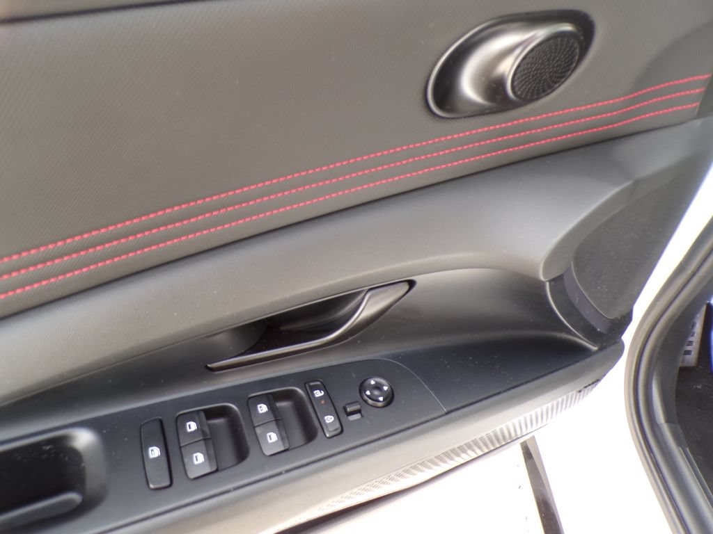 Certified 2026 Hyundai Elantra N Line FWD image 24