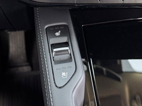 Used 2025 Kia Telluride EX w/ EX Captain's Chair Package image 20