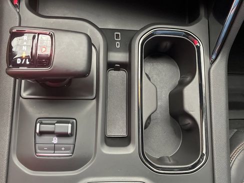 Used 2024 GMC Sierra 1500 AT4 w/ Technology Package image 25