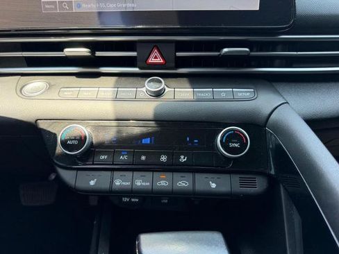 Used 2023 Hyundai Elantra SEL w/ Convenience Package FWD image 15
