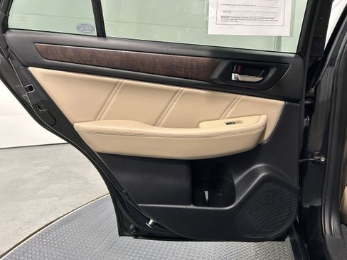Used 2018 Subaru Outback 2.5i Limited image 24