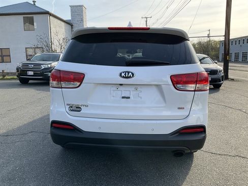 Used 2016 Kia Sorento AWD w/ LX Convenience Package image 6