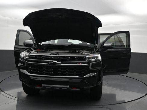 Used 2022 Chevrolet Tahoe Z71 w/ Luxury Package AWD/4WD image 38