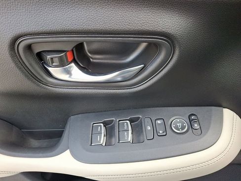 Used 2023 Honda HR-V EX-L image 12