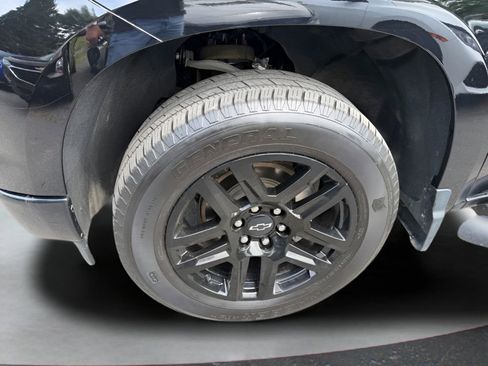 Used 2023 Chevrolet Silverado 1500 Custom w/ Rally Edition AWD/4WD image 9