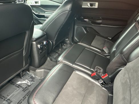 Certified 2022 Ford Explorer ST-Line image 13