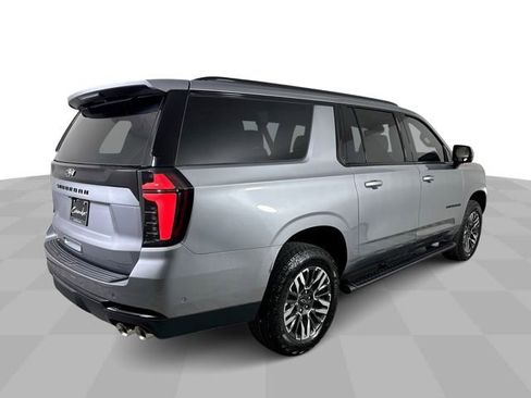 New 2026 Chevrolet Suburban Z71 AWD/4WD image 8