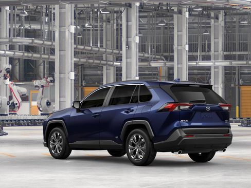 New 2025 Toyota RAV4 XLE Premium w/ Weather Package AWD/4WD image 6