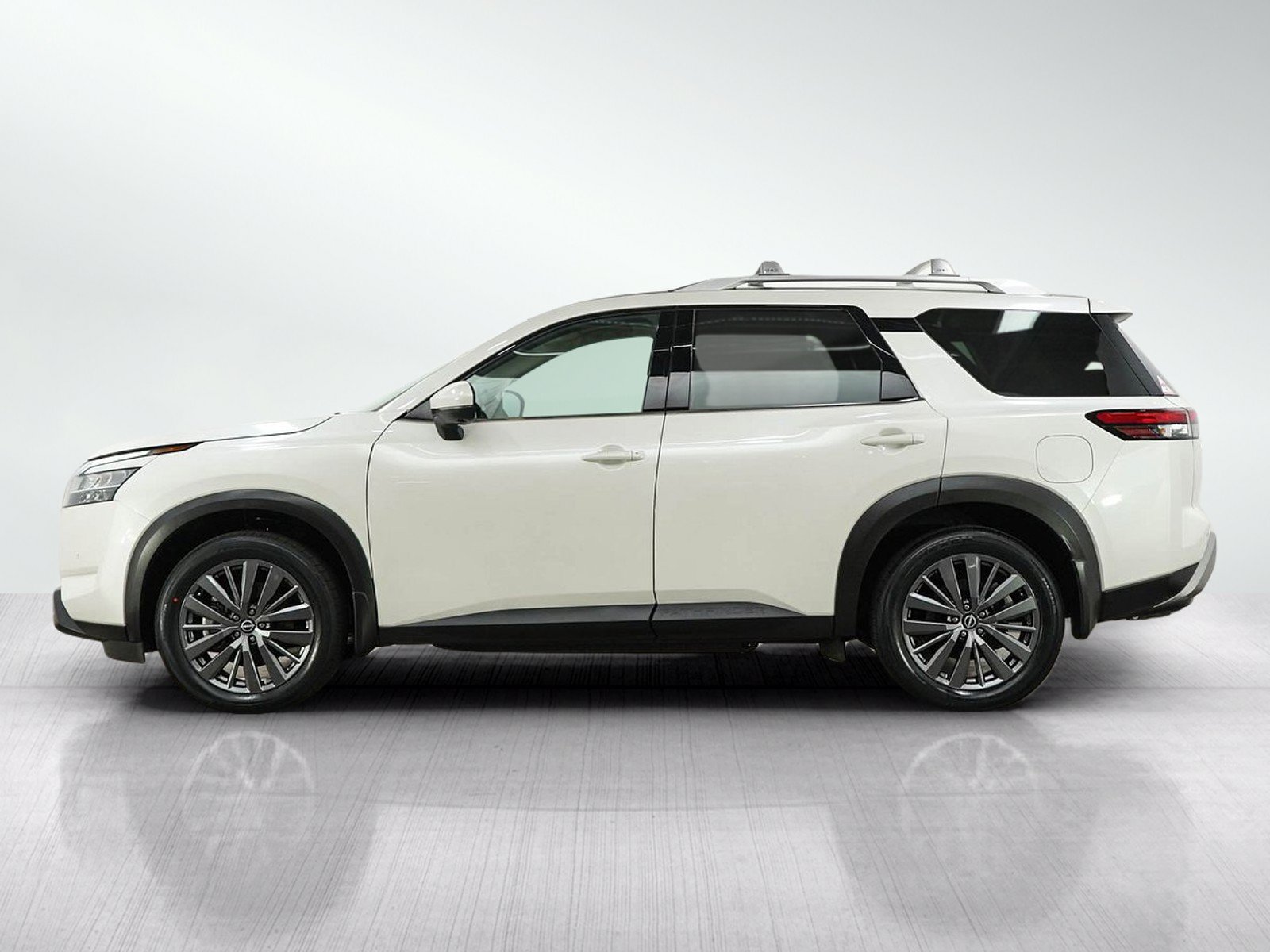 Used 2024 Nissan Pathfinder SL w/ SL Premium Package AWD/4WD image 2
