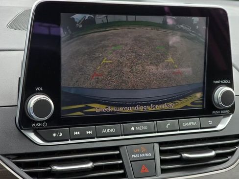 Used 2025 Nissan Altima 2.5 SV FWD image 18