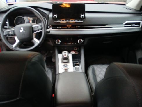 Used 2022 Mitsubishi Outlander SEL image 10