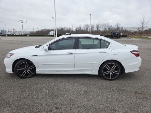 Used 2016 Honda Accord Touring image 13