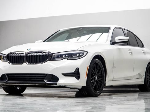 Used 2020 BMW 330i Sedan w/ Convenience Package RWD image 8