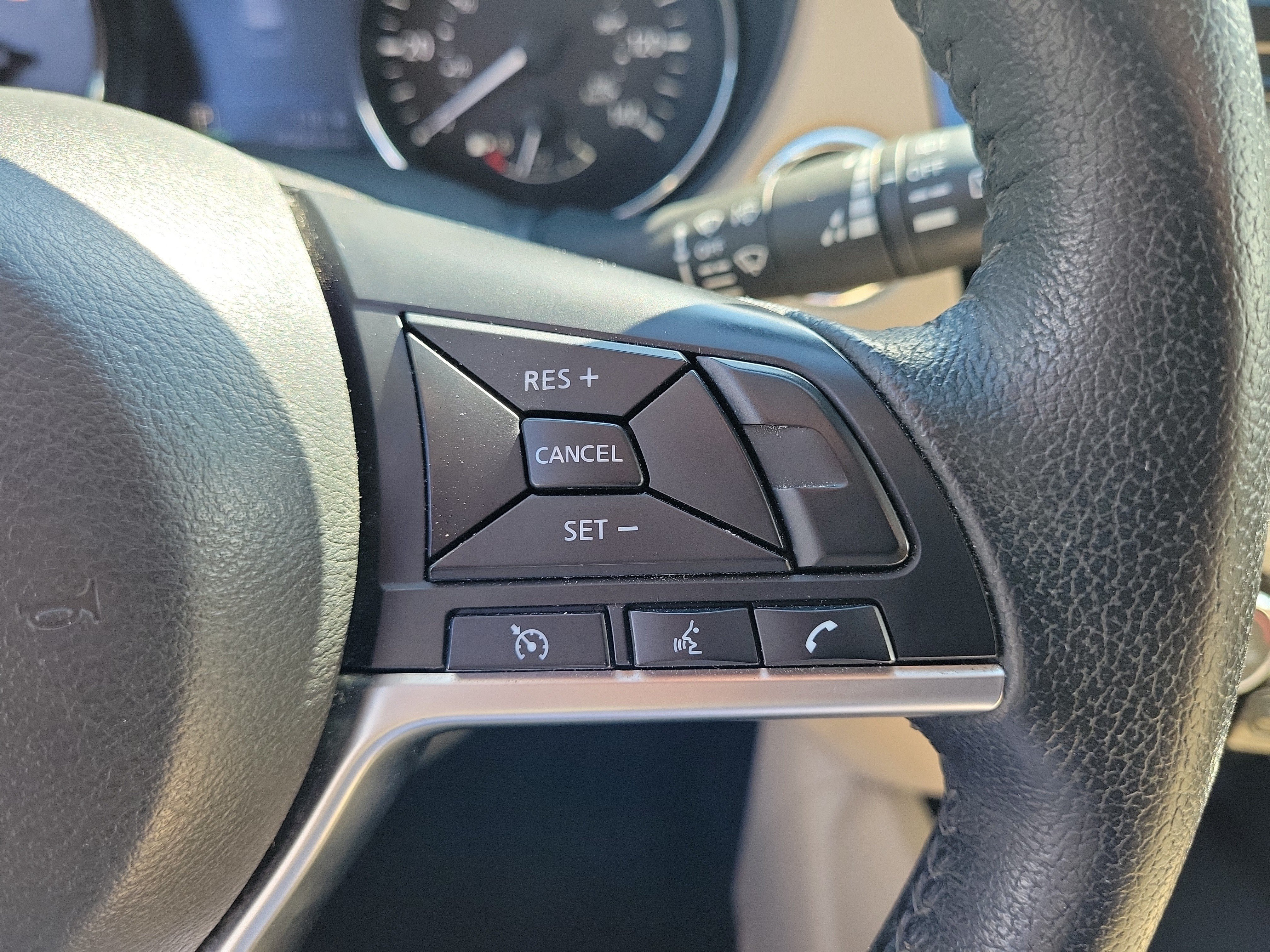 Certified 2020 Nissan Rogue SV FWD image 21