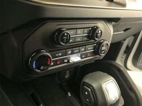 New 2026 Ford Bronco Outer Banks image 17