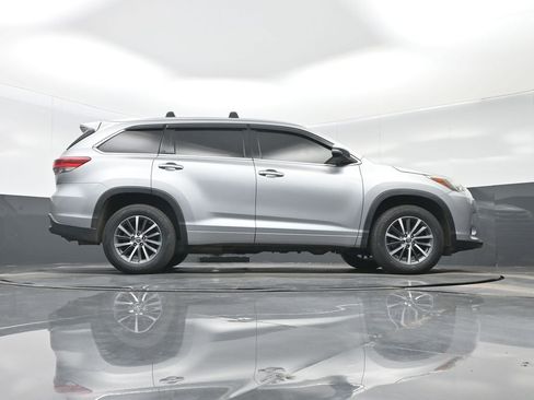 Used 2018 Toyota Highlander XLE FWD image 31