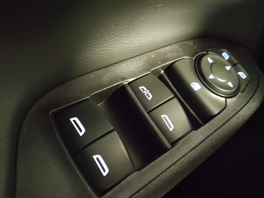 Used 2018 Chevrolet Equinox LT FWD image 27