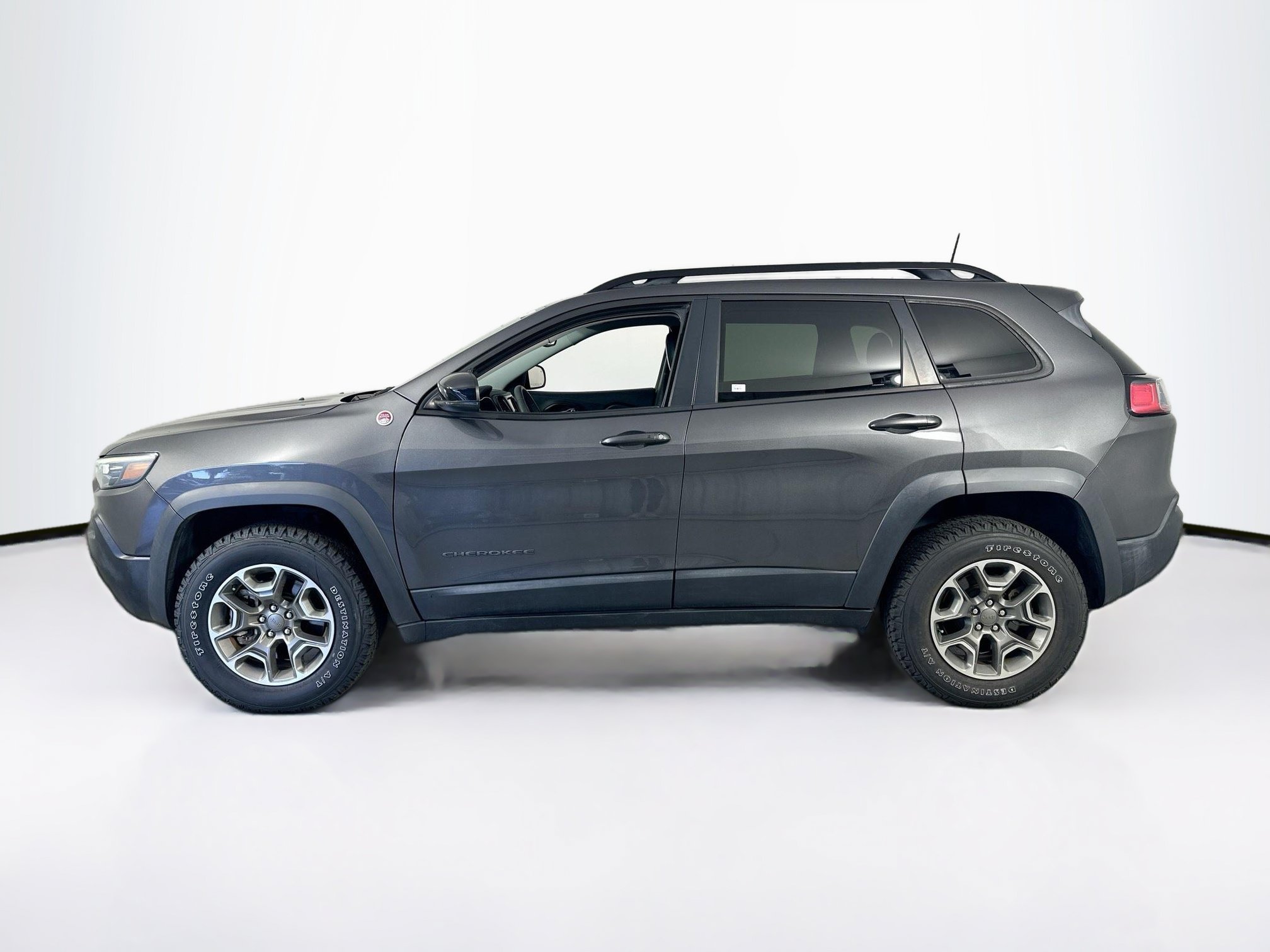 Used 2022 Jeep Cherokee Trailhawk w/ Trailer Tow Group AWD/4WD image 8